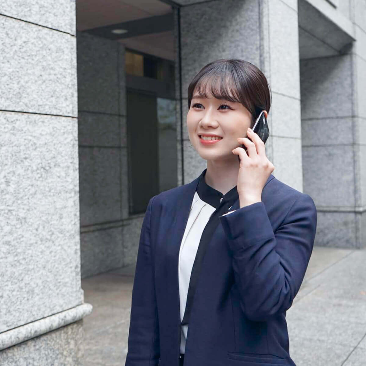 営業部(2021年新卒採用)T.Aさんの働く様子やインタビュー風景
